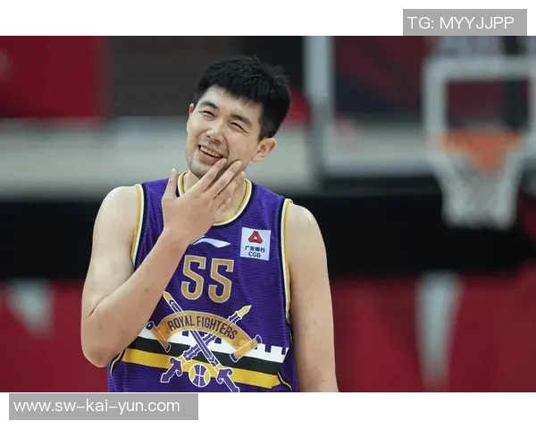 山东篮球内线一役变恐怖:悍将膝伤倒地,命悬一线引发关注 山东篮球内线一役变恐怖:悍将膝伤倒地,命悬一线引发关注